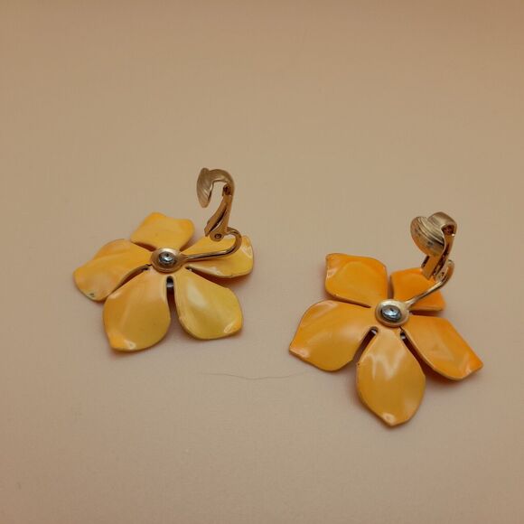 Vintage Clip On Earrings Orange Enamel Flower Brown Center - Picture 5 of 10